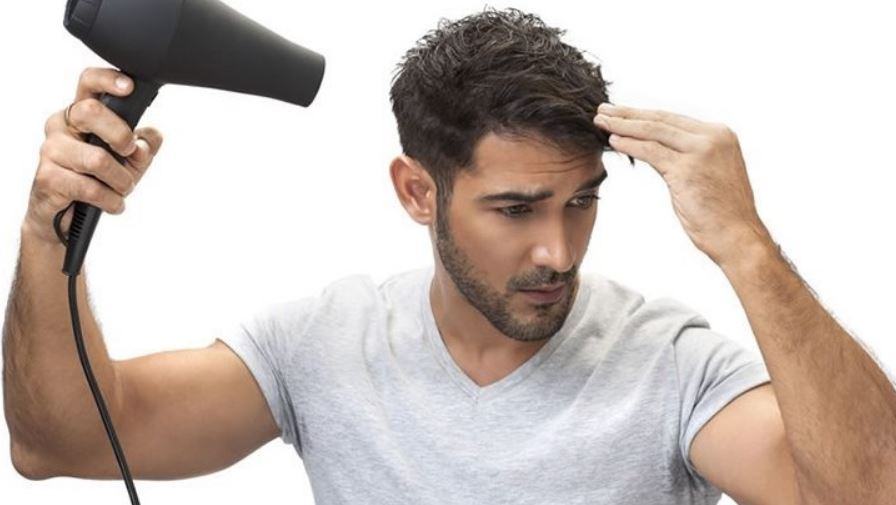 Come asciugare i capelli uomo senza rovinarli