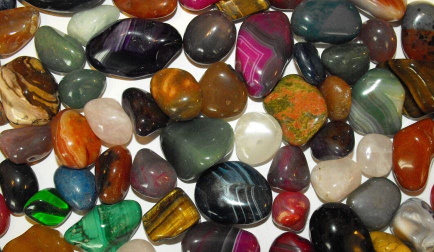 Come riconoscere le pietre dal vetro?