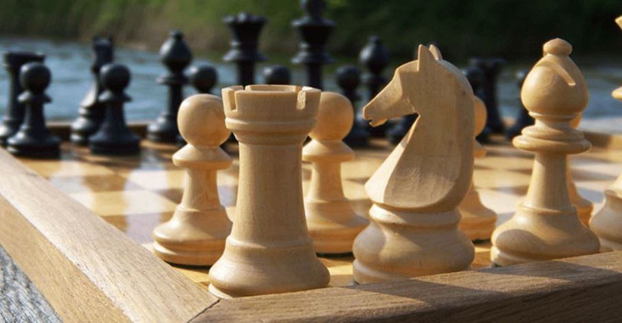 Come si muove il re negli scacchi