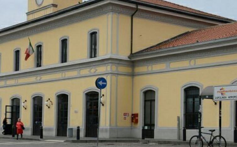 Come si chiama la stazione centrale di Pavia?