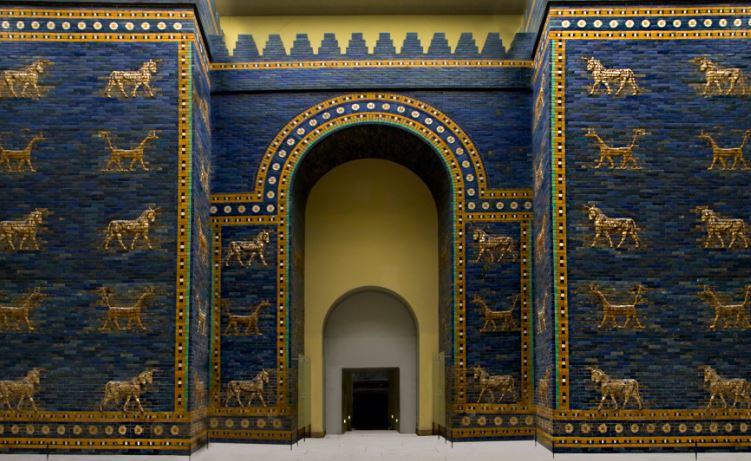 Quale superbo porta ricostruita a gloria biologico proprio in un galleria di Berlino ci dà l'suggerimento dello magnificenza di Babilonia?