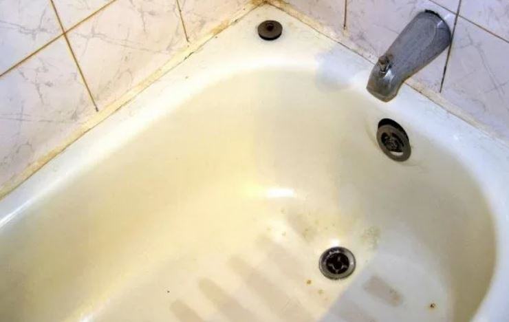 Pulire vasca da bagno incrostata?