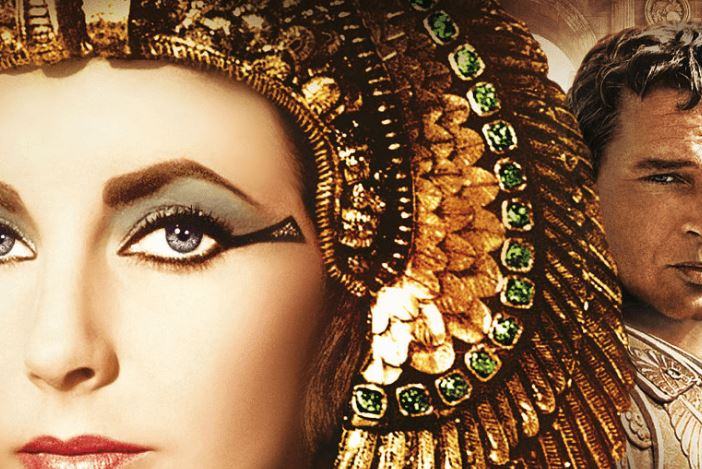Perché Ottaviano dichiara conflitto a Cleopatra?